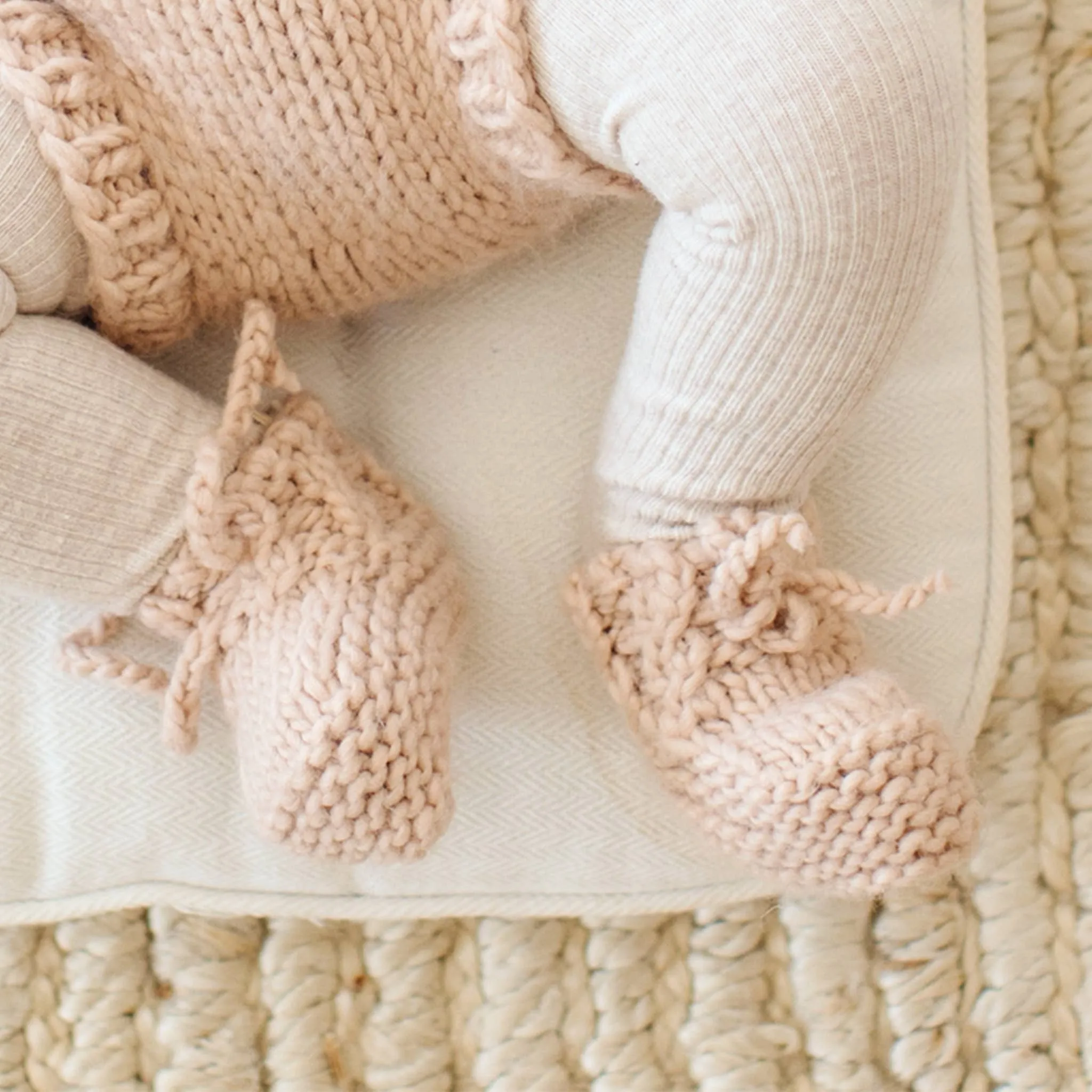 Classic Booties 0/12m -Blueberry hill