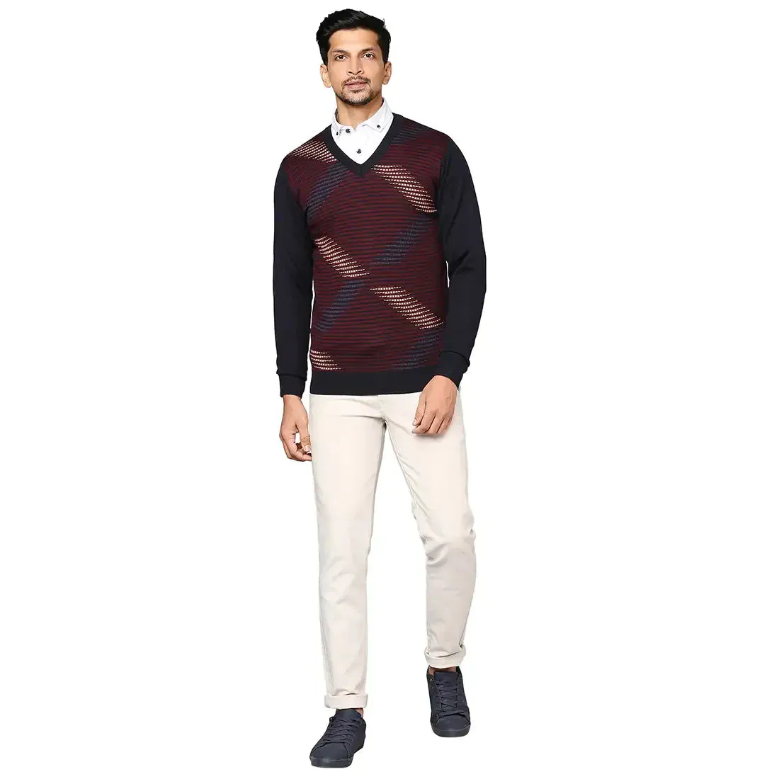 Men Grey Intarsia Wool Blend Full Sleeve V Neck Collar Sweaters