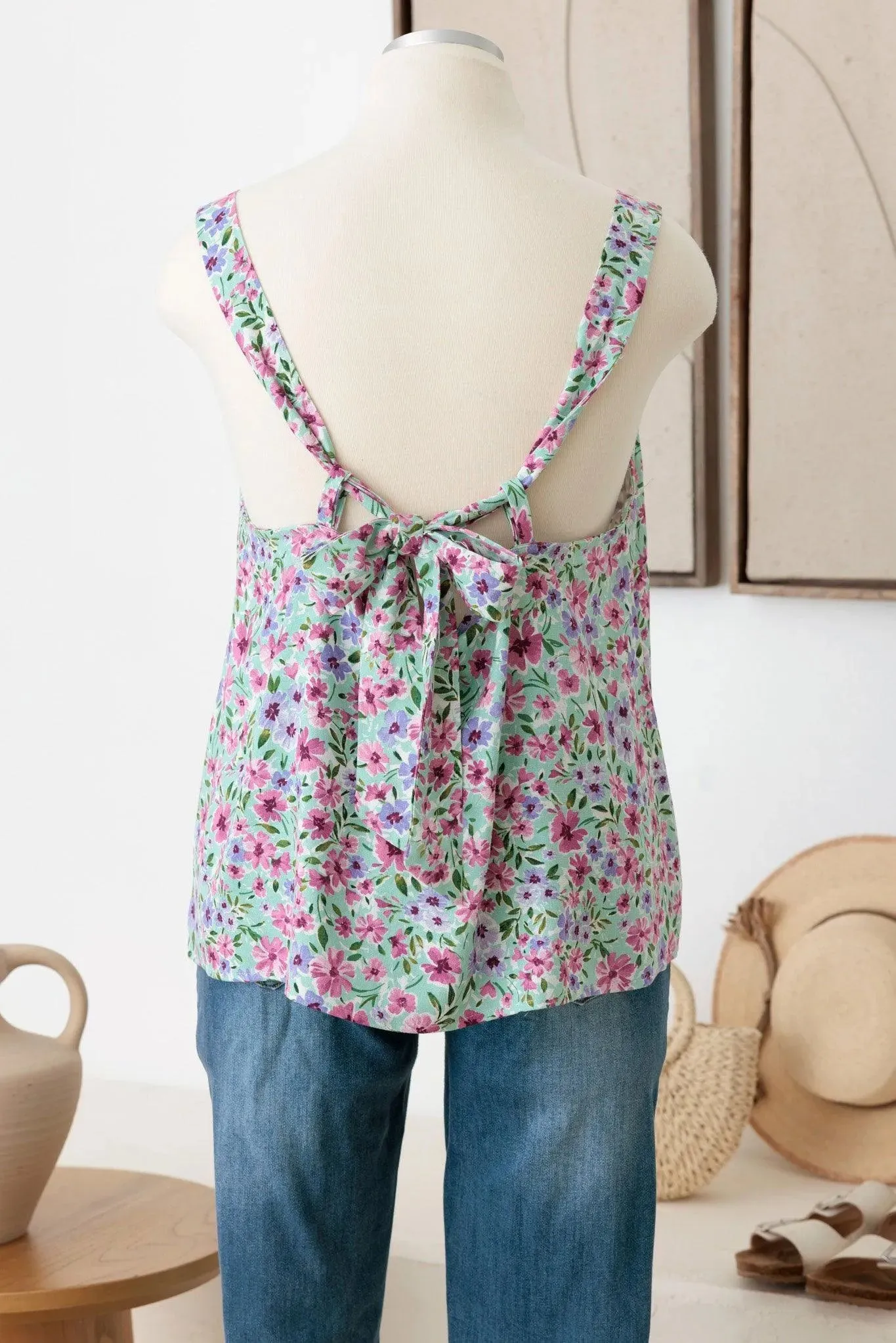 Plus Size Criss Cross Back Tie Sleeveless Floral Top